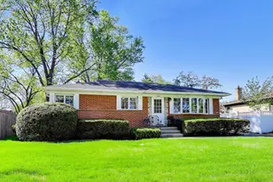 1719 Verde Dr, Mount Prospect, IL 60056 - Photo 1