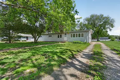 410 N Elm Street, Gardner, IL 60424 - Photo 1