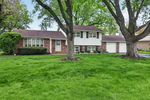 8607 Main St, Downers Grove, IL 60516 - Photo 1
