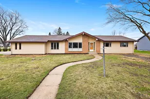 10817 Bonnie Brae Rd, Huntley, IL 60142 - Photo 1