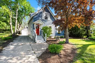 615 Elm St, Batavia, IL 60510 - Photo 1