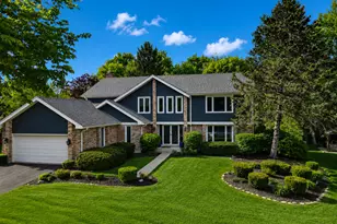 250 Covington Dr, Barrington, IL 60010 - Photo 1