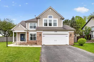 1353 Royal Oak Ln, Lake in the Hills, IL 60156 - Photo 1