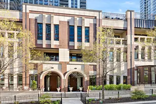 409 E Benton Pl, Chicago, IL 60601 - Photo 1