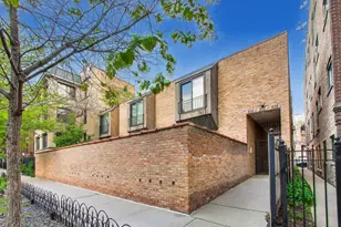 858 W Ainslie St, Chicago, IL 60640 - Photo 1