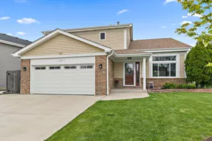 1041 N Cardinal Dr, Palatine, IL 60074 - Photo 1