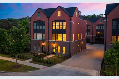 932 E Chicago Avenue, Naperville, IL 60540 - Photo 1