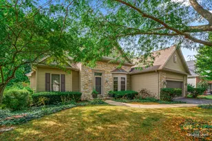 359 Johnson Woods Dr, Batavia, IL 60510 - Photo 1