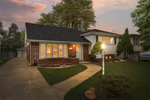 10116 Mulberry Ave, Oak Lawn, IL 60453 - Photo 1