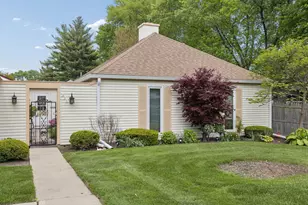 135 Garden Dr, Montgomery, IL 60538 - Photo 1