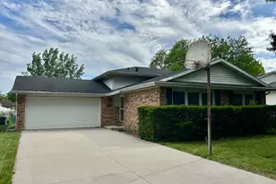 226 Meadows Rd S, Bourbonnais, IL 60914 - Photo 1