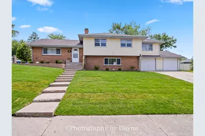 212 Valley Avenue, Bradley, IL 60915 - Photo 1