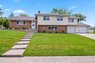 212 Valley Ave, Bradley, IL 60915 - Photo 1
