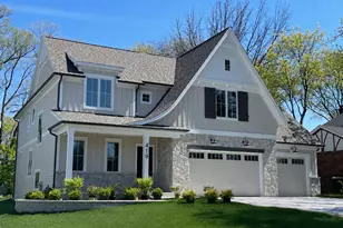 419 S Pine Ave, Arlington Heights, IL 60005 - Photo 1