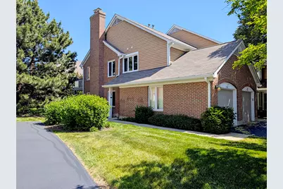 1541 N Kendal Court, Arlington Heights, IL 60004 - Photo 1