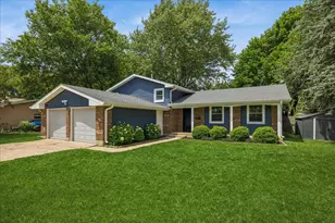 60 New Castle Ct, Crystal Lake, IL 60014 - Photo 1
