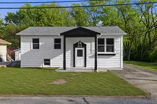 915 Mayfield Dr, Round Lake Beach, IL 60073 - Photo 1