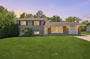 1680 Highland Blvd, Hoffman Estates, IL 60169 - Photo 1