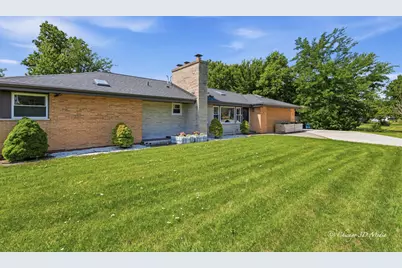 95 E Thacker Street, Des Plaines, IL 60016 - Photo 1