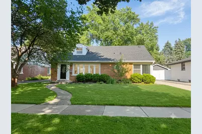 9 N Waverly Place, Mount Prospect, IL 60056 - Photo 1