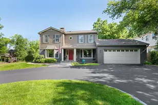 502 W Witchwood Ln, Lake Bluff, IL 60044 - Photo 1
