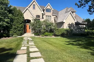 601 Ambriance Dr, Burr Ridge, IL 60527 - Photo 1