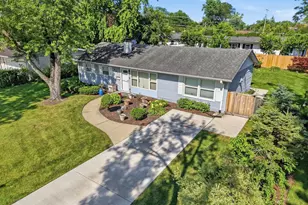 403 Hazelwood Ln, Glenview, IL 60025 - Photo 1