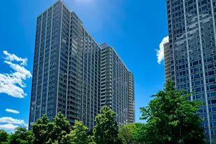 4250 N Marine Dr, Chicago, IL 60613 - Photo 1