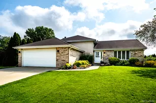 2770 Kingsway Ave, New Lenox, IL 60451 - Photo 1