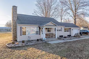 1201 N Franklin St, Salem, IL 62881 - Photo 1