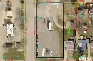 401 E Main St, Salem, IL 62881 - Photo 1