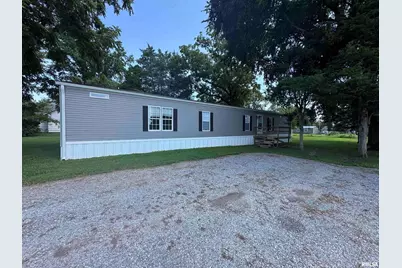 407 W Robinson Street, Wayne City, IL 62895 - Photo 1