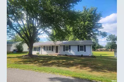 901 N Sunset Terrace Drive, Pinckneyville, IL 62274 - Photo 1