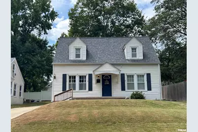 823 N College Street, Salem, IL 62881 - Photo 1