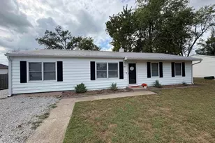 805 N Reel St, Salem, IL 62881 - Photo 1