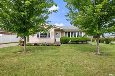 3005 7th Street, East Moline, IL 61244 - Photo 1