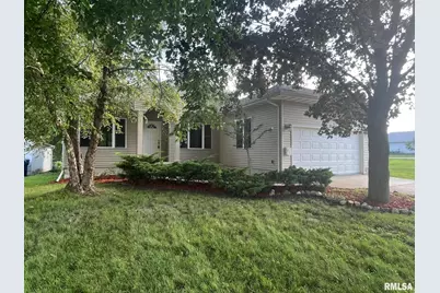 211 E College Street, Kewanee, IL 61443 - Photo 1