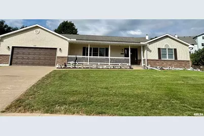 613 33rd Avenue N, Clinton, IA 52732 - Photo 1