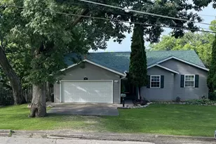 213 Walnut St, Savanna, IL 61074 - Photo 1