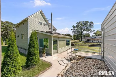 703 S Washington Street, Kewanee, IL 61443 - Photo 1