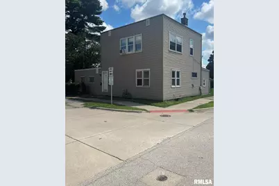 900 42nd Avenue, Rockisland, IL 61201 - Photo 1