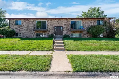 310 30th Avenue Court #5, Moline, IL 61265 - Photo 1