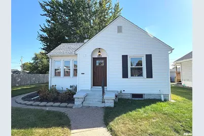 2211 Central Avenue, Bettendorf, IA 52722 - Photo 1