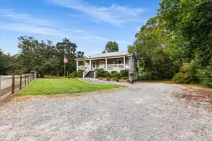 1548 Libby Ln, Gulf Breeze, FL 32563 - Photo 1