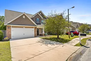 438 Eisenhower Dr, Crestview, FL 32539 - Photo 1