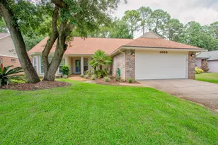 1862 Bayshore Dr, Niceville, FL 32578 - Photo 1