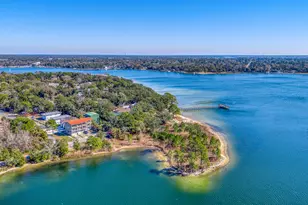 1157 N Bayshore Dr N, Valparaiso, FL 32580 - Photo 1