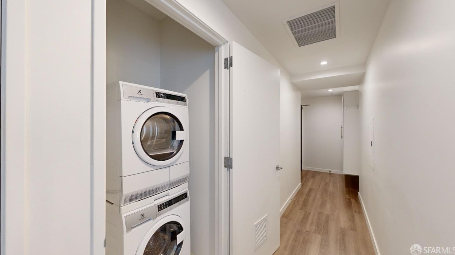 280 Spear St, San Francisco CA  94105-1613 exterior