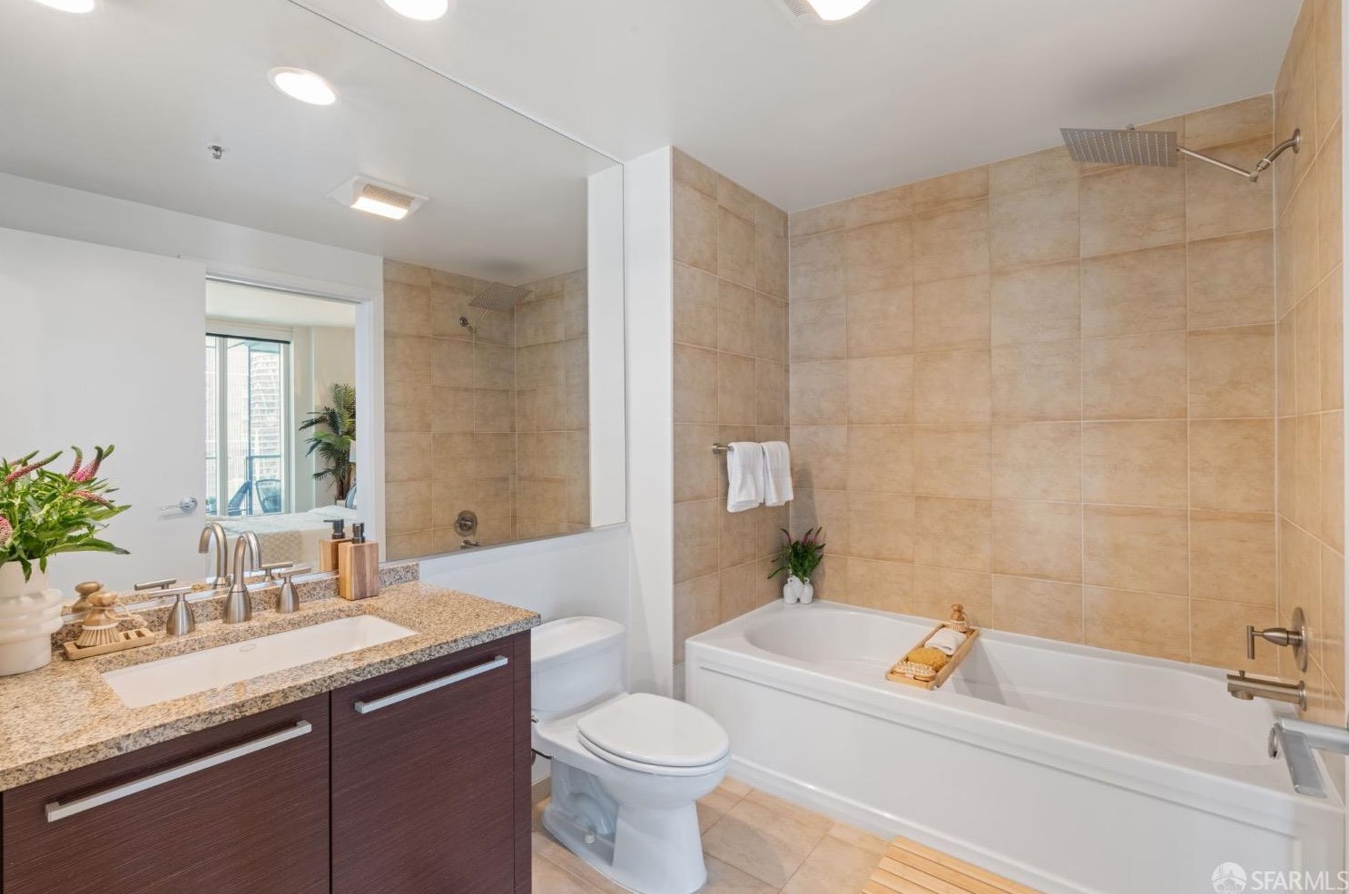 425 1st St, San Francisco CA  94105-4621 exterior