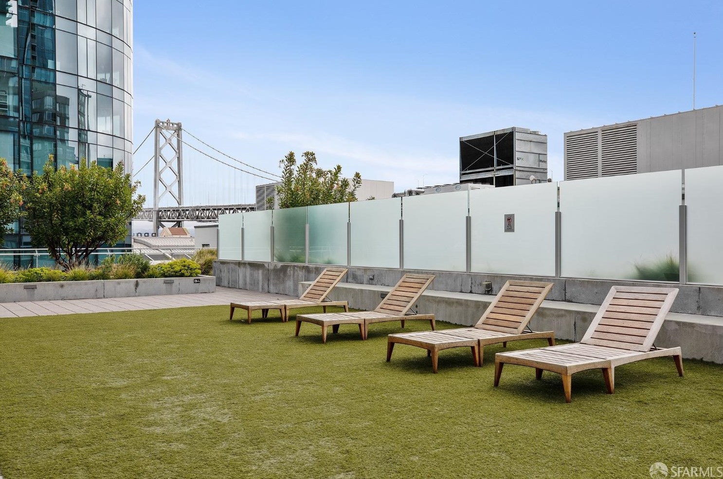 201 Folsom St, San Francisco CA  94105-2007 exterior